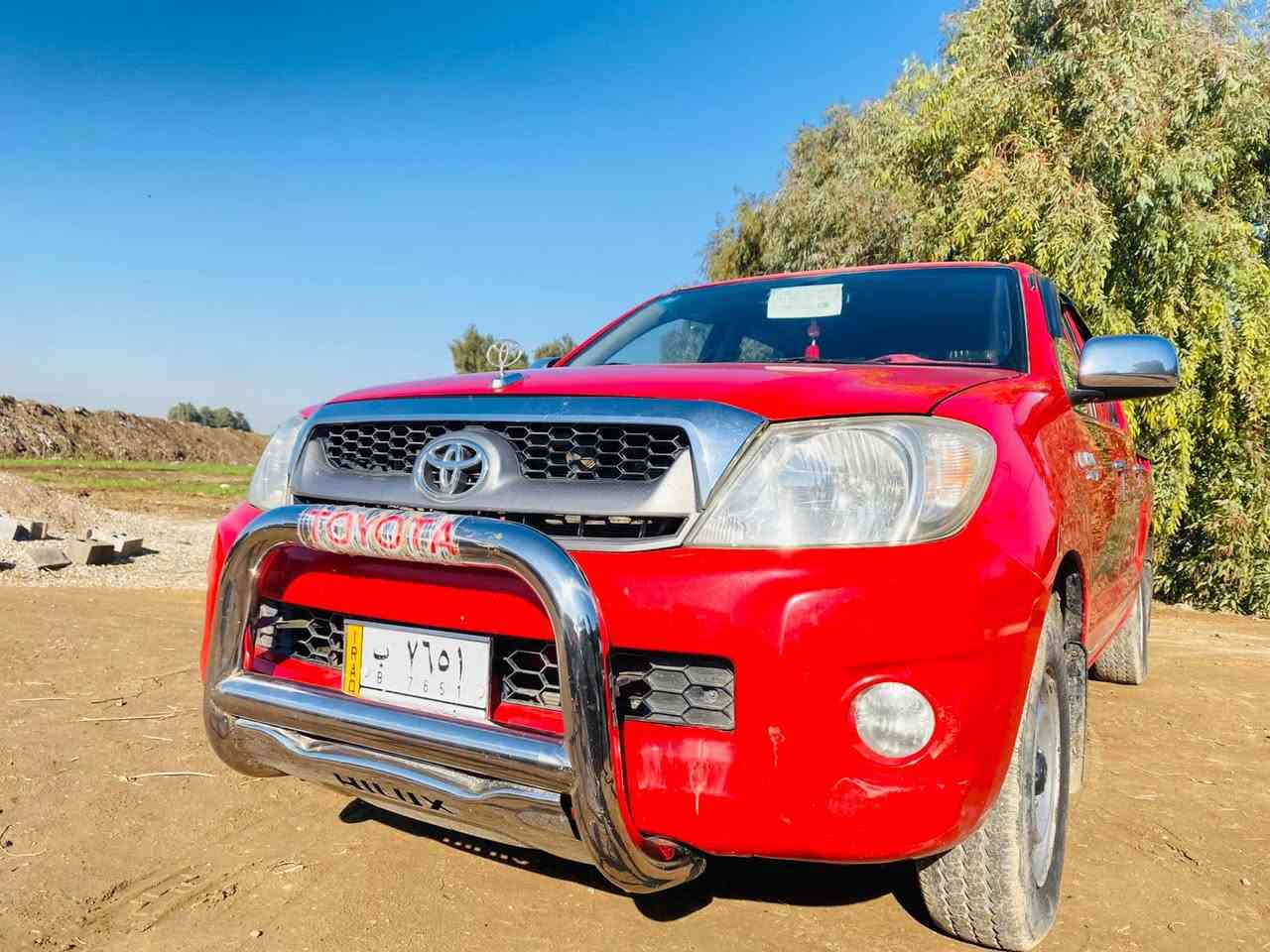 سلام عليكم تيوتا هايلوكس للبيع او مراوس موديل 2011 مكفوله تحويل ثاني يوم سنويه مجدده لل 2029 رقم بغداد السونار مرفق ب المنشور السعر 165 وبيهه مجال  اتصل /*********** /***********
