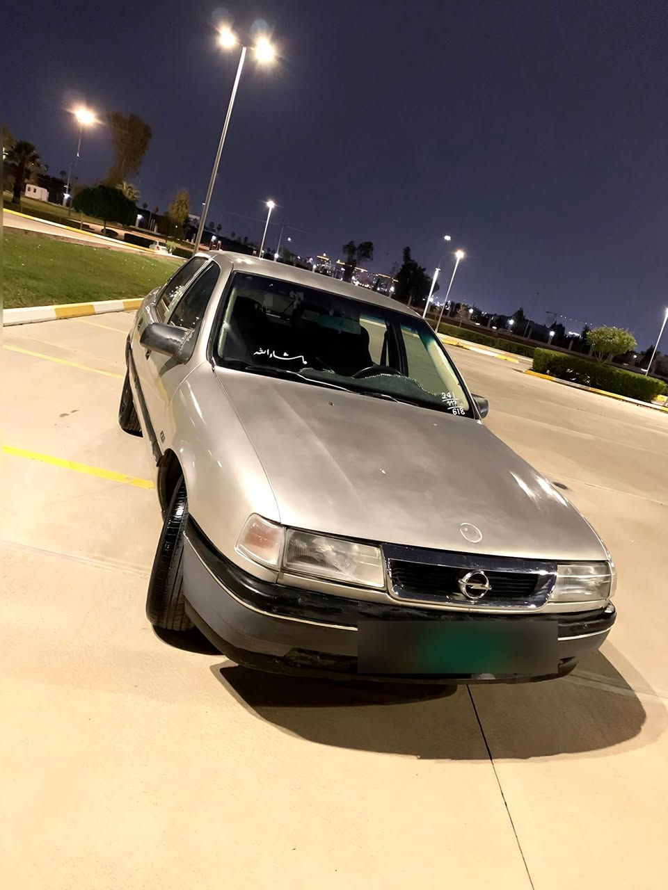 ڤیکترا مۆدێل ١٩٩٠ بۆ فرۆشتن
مەکینە ١٦ زۆر کەم بەنزین دەخوات گێرو مەکینەو کارەبایاتی مەزبووتە سەنەوی ئەسلی لەگەڵە بە شەرتی ئەوەلیات و حدزو قەرداری  پاوەرە گەرمی مەزبووتە سبوغ عامە بۆ جوانی بێ لیدراوی و قەپو قۆپ تا بڵێی توندو تۆڵە ***********سعرى ٢٥ مەجالیکی برایانە أربيل, العراق
