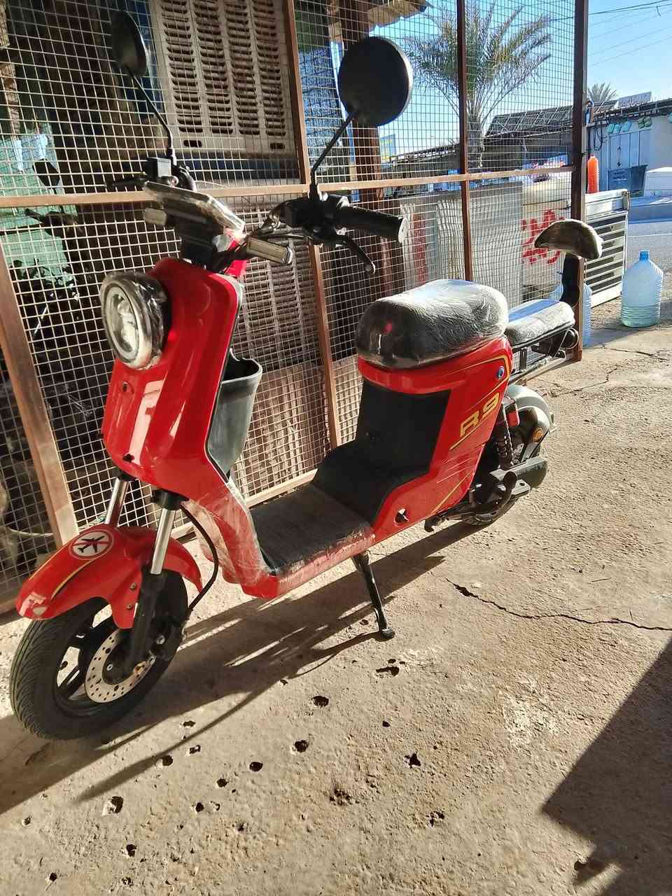 السلام عليكم دراجة شحن للبيع موديل 2025 نوع R9 5 بطاريات الدراجة نضيفة حيل السعر 500 وبيها مجال العنوان صلاح الدين العلم الشارع العام مجاور ماركت الديرة للاستفسار ***********
