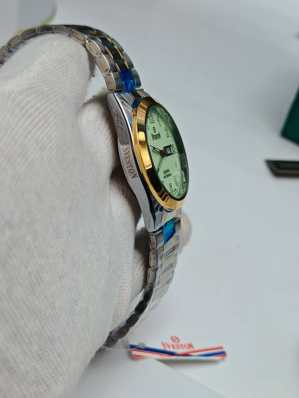 مزاااااااااد مزاااااااااد 
يوجد لدينا لكم اليوم مزاااااااااد جديد لساعه راقيه ومميزه 
غنيه عالتعريف الساعه سيفيستون اصلي  ياباني ساعه فخمه وانيقه 
ببدأ المزاد الان وينتهي اليوم ساعه 10 ليلا 

فتحة باب الساعه 20 دولار واقل رفعه 5دولار 
الساعه بطاريه
مكينه ياباني
المينه لامينوس بالكامل
قطر 41
منفذ شهري
منفذ، اسبوعي
طلاء ثابت
ضد الماء
مختمه بالكامل
تاتي مع علبه حافظه فقط وظمان سنه كامله 
يوجد لدينا توصيل لجميع محافظات العراق


**إذا كنت صاحب هذا الإعلان وتريد حذفه لأي سبب، رجاءا أرسل رسالة إلى الدعم الفني**