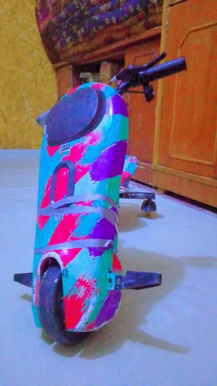 السلام عليكم دراجه شحن للبيع سعر ب 50 ابيها مجال المكان بصره شقق القزيزه يشحنون بطاريتها ما بيها شحن*********** وبيكم خير وتدللون
