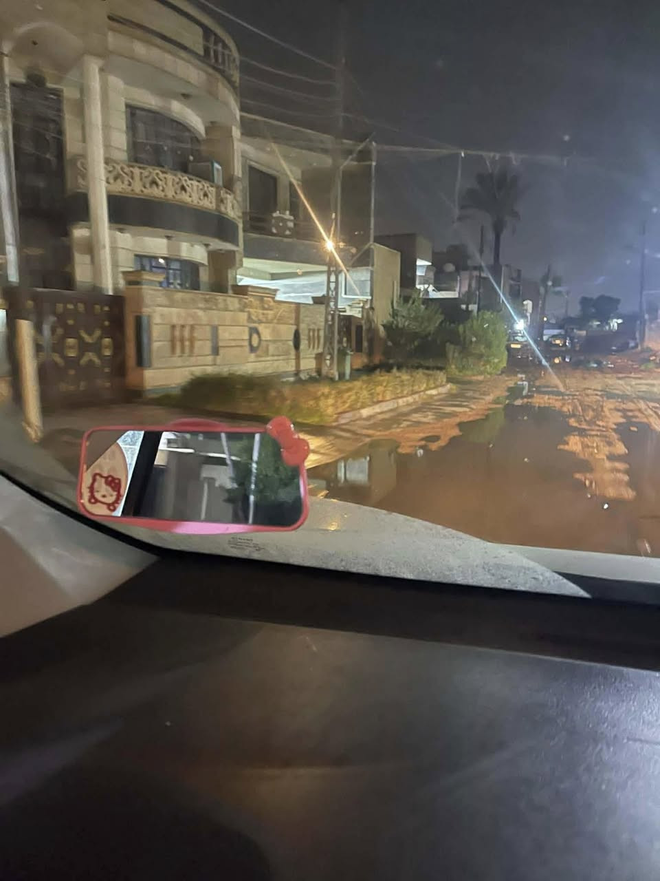 السلام عليكم مرايه ورديه ام البزون  اصليه مكاني الشعب ***********
