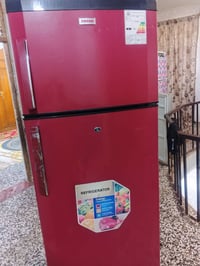 ثلاجه تكمه 22قدم نضافه 90%للبيع ب250 وبيه مجال قليل  العنوان بغداد حي ...