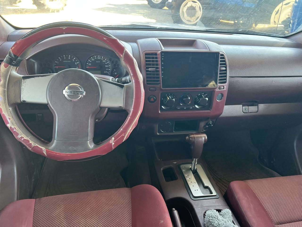 نافارا موديل 2012
عليه إشارات حجز عل راعيه بل شمال يسوي بس وكاله حالين
محرك كفاله لاصرف ولا بخار  لكشره كفاله 
السعر 85بيه مجال قليل
مكاني واسط
***********
