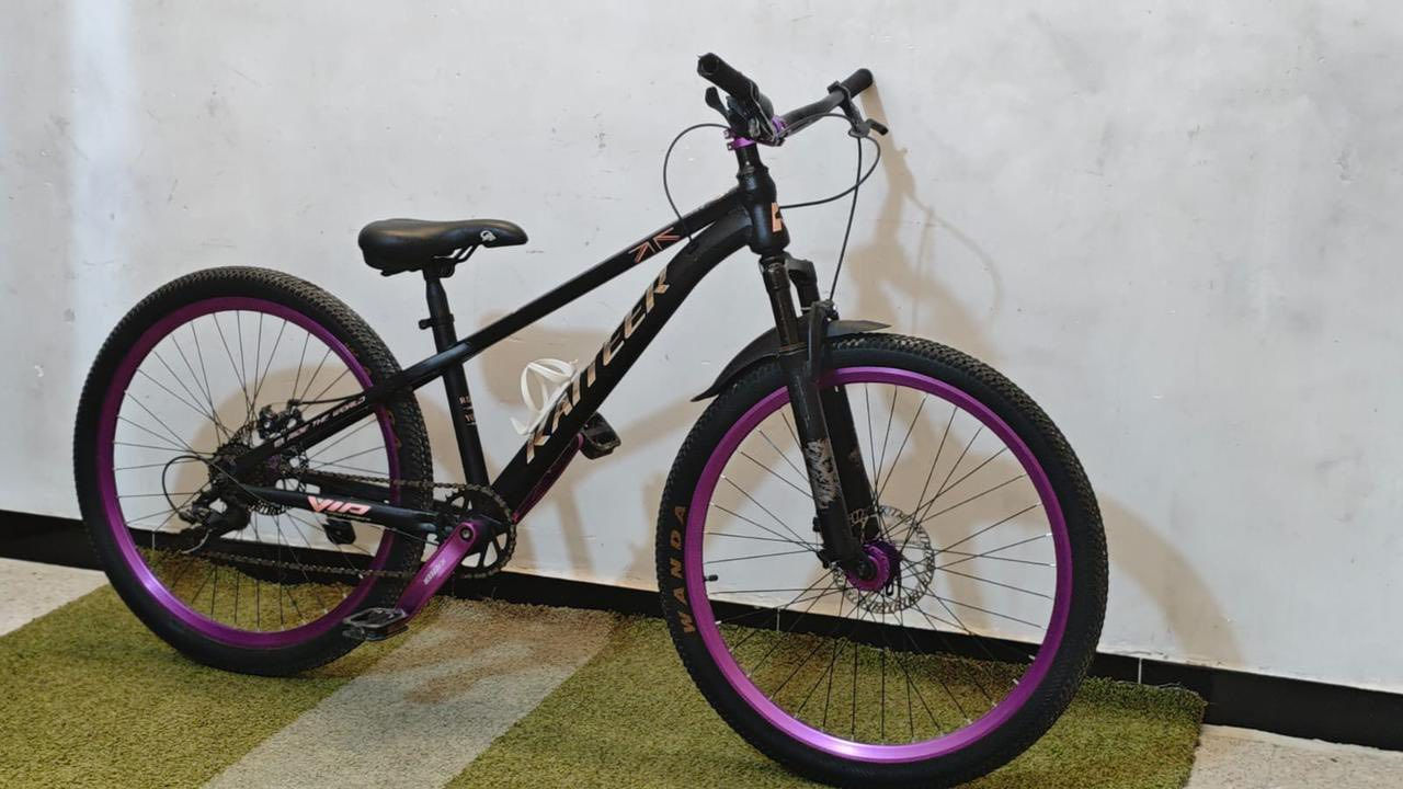 السلام عليكم باسكل برازيلي للحركات الباسكي نضيف جدأ وحلو للبيع١٦٠ وبي مجال وحجمه ٢٦ مكاني المرسلات حي الجامعه للتواصل والاستفسار ***********
