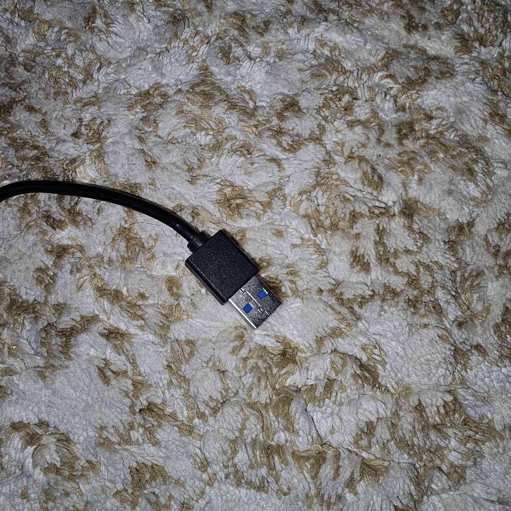 هاذا قاعدة هاردات بكل انواعها بس تركب الهارد وتركب اليو أس بي بالحاسبه يقرى عندك وانت تضيفها ابيعها مع الهارد ب25 الف فقط ها وترا الهارد من kingston ويجي 240gb


**إذا كنت صاحب هذا الإعلان وتريد حذفه لأي سبب، رجاءا أرسل رسالة إلى الدعم الفني**