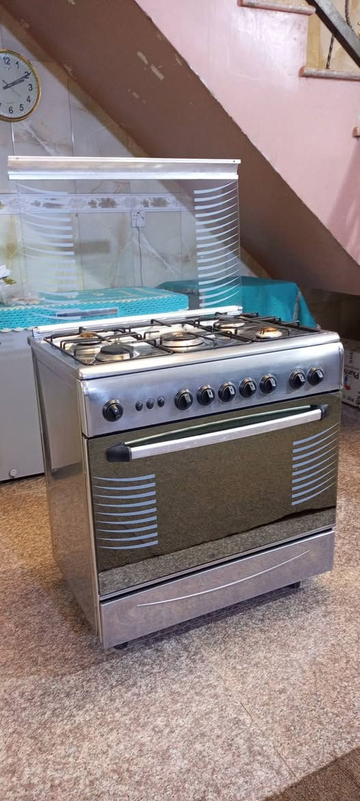 للبيع طباخ فريش مصري نظيف جدا مكان بغداد شعله ***********.
