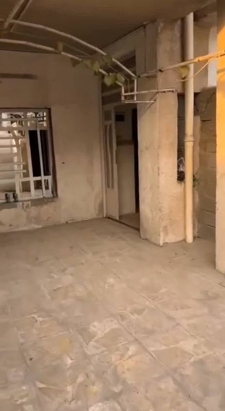 السلام عليكم
مشتمل للبيع طابو صرف مساحتها 120 متر الواجهه6 والنزال 20 تقع في ابو دشير شارع الضغط وبالضبط مقابيل افران المصطفى وبشارع ابو دعاء الوكيل والبيت فارغ حاليا

تحتوى الدار على كراج واستقبال ومطبخ وغرفة نوم وصحيات وترك

وفي الطابق الثاني غرفه نوم واحده مع صحيات

للاستفسار عن السعر الخاص مفتوح

للاتصال *********** او ***********

لرؤية منشوراتي اكتب دلالية ابو كرار الشويلي للعقار وراح تشوف كل شي موجود واي شي يعجبك راسلني عليه وتدلل وانا بخدمتك ومستعدين لعرض عقاراتكم لدينا اتصل بنا واتس اب او ماسنجر وبالخدمه
