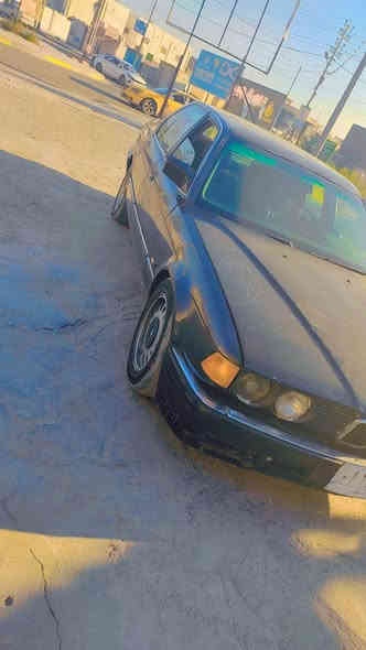السلام عليكم بي ام للبيع بيع مستعجل سياره كامله مكمله السنويه 27 اعداده نص ونص تبريد شغال السعر 35 بها مجال***********
