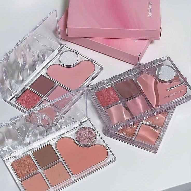 ابداعات كوريا 🥰💃
باليت شدو كوري Gege bear
❤️ ❤️
 تحتوي مجموعة ظلال العيون بتركيبة فائقة التركيز، تتراوح من الألوان المطفية 🌈و الألوان الكلتر❤️🙈
وكل ما تحتاجينه للحصول على مظهر متألق , فهذه المجموعة المختارة بعناية تتضمن مجموعات لونية سهلة الاستخدام... 
كوالتي عالي ...
يجمع الالوان الاساسيه و الانتقاليه مات .
سهل الدمج و ثابت طول اليوم. 
توفر باللونين رقم 1# و رقم 2# 

السعر ٦ الاف 
🚘يوجد خدمة توصيل لجميع محافظات العراق ٤ الاف🚘 المحمودية, بابل


**إذا كنت صاحب هذا الإعلان وتريد حذفه لأي سبب، رجاءا أرسل رسالة إلى الدعم الفني**