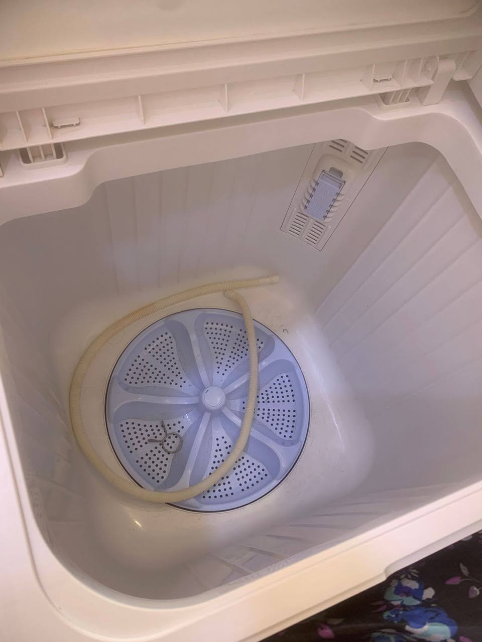 السلام عليكم غساله حوضين استعمال قليل للبيع  نظافتها100%سعرها 200وبيها مجال بسيط


**إذا كنت صاحب هذا الإعلان وتريد حذفه لأي سبب، رجاءا أرسل رسالة إلى الدعم الفني**