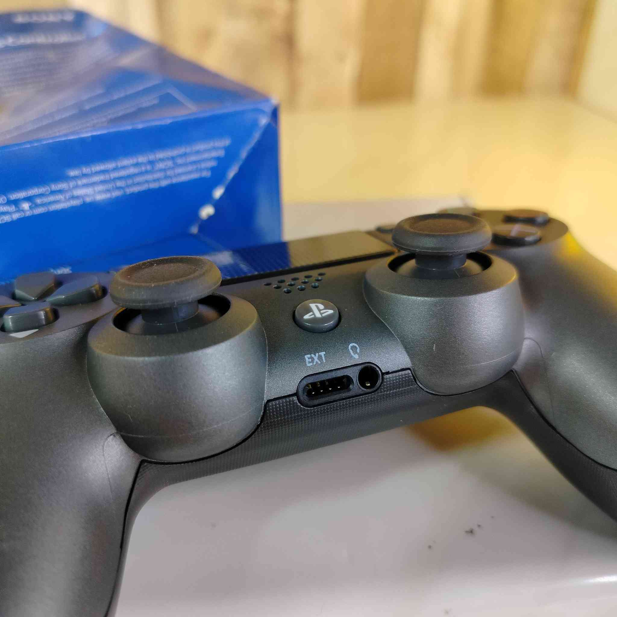 نرخی دانەی 27 هەزار 
PlayStation 4 PS4 Black Wireless
📨 نۆڤا بازاڕ . Nova Bazar

🚗گەیاندنمان هەیە بۆ هەموو پارێزگاکان
📥بۆ داواکردن نامە بنێرن یان پەیوەندی بکەن
-----
🚗يوجد توصيل جميع محافظات العراق
📥للطلب اتصل 
 
   0770 3128181
  viber & whatsapp
-----
