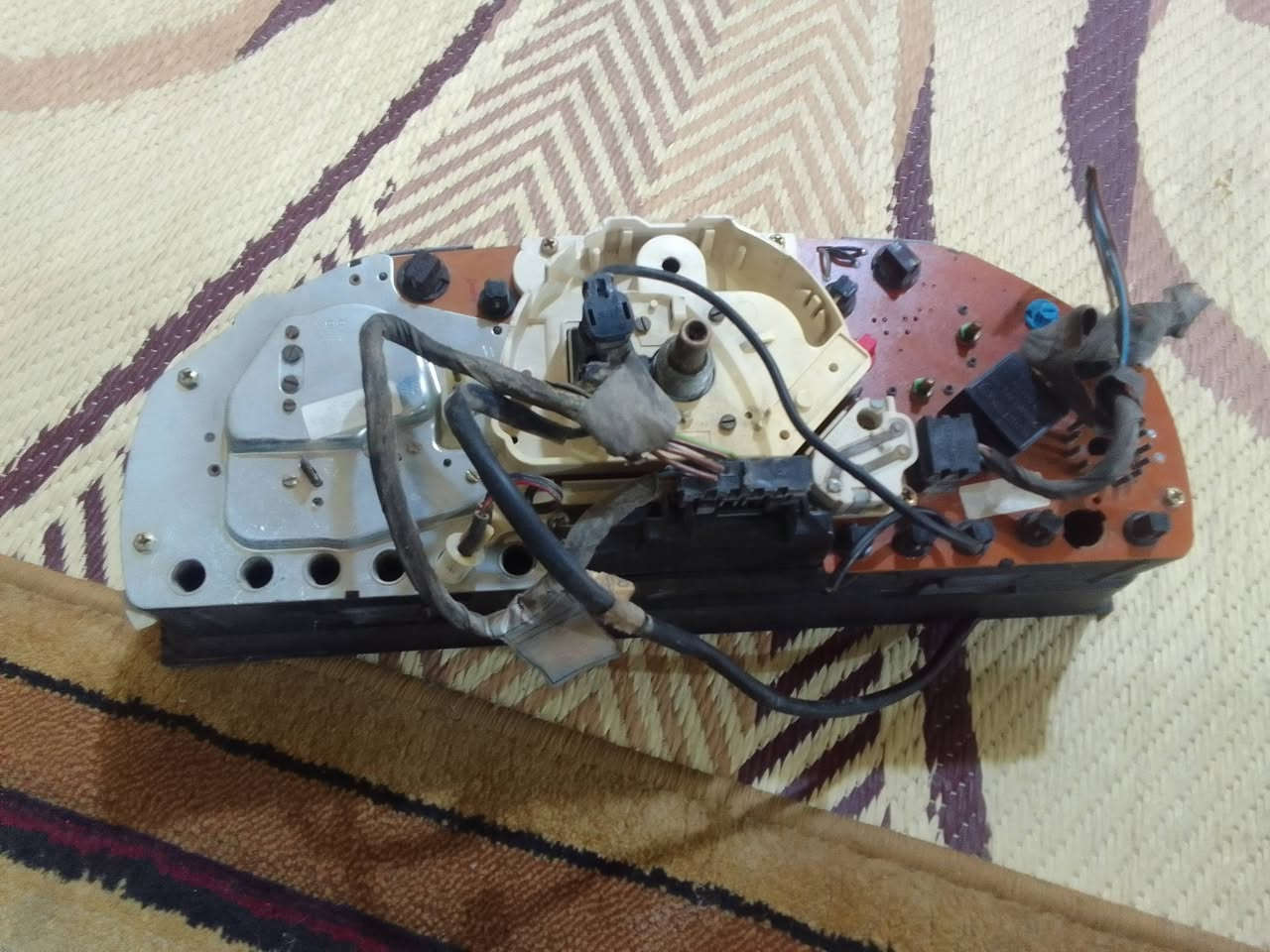 سلام عليكم غراض دب البيع الكيجات الواحد 50الف نضاف كلش مال حويا الفرس 15الف الدشبول  مل بيبيه شبح 60الف ***********
