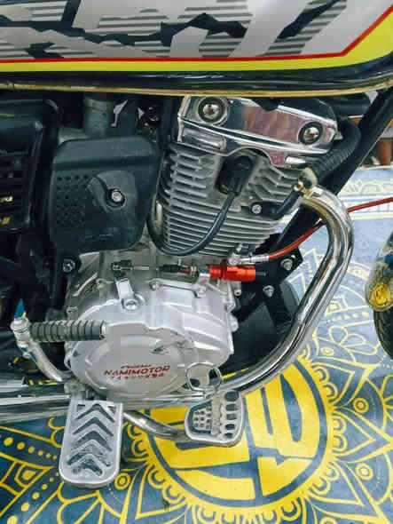 السلام عليكم دراجة ايراني موديل 2025 خمسة كير سلف هندر اوراق اصولية كهربائيات كلها شغالة تشغيل عن بعد بصمة محرك 200 ضاغطة وزنجيل السعر 800 بيها مجال قليل دراجة جديدة رمبة  العنوان بغداد الشعلة 
***********
***********
