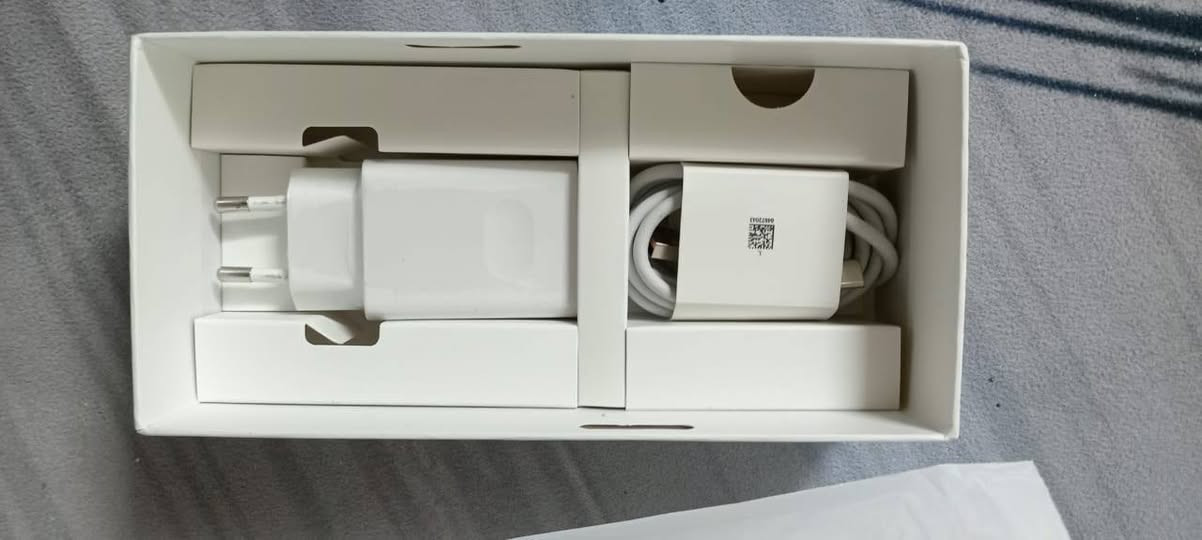 HONOR X5c
ذاكره 128
نضافه 90%
بطاريه 5260mAh
كامل ملحقات 
مدت الستخدام اسبوع 
سعره 160 وبي مجال الطيبين 
رقم الهاتف *********** 
متوفر واتساب 
مكان بغداد مدينة الصدر
