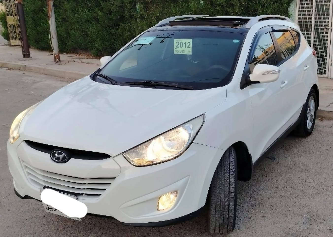 توكسن 2012
خليجي مكفول من الصبغ والدعم والتبديل 
فتحه سقف بانرواما
تحكم ستيرن 
شاشه وكامره خلفيه
محرك ٢٠٠٠ دوش المغروب
ويل كب حجم ١٧ 
اطارات بحاله ممتازه 
بطاريه جديده 
السياره بحاله ممتازه 
للاستفسار الاتصال على الرقم 
***********
