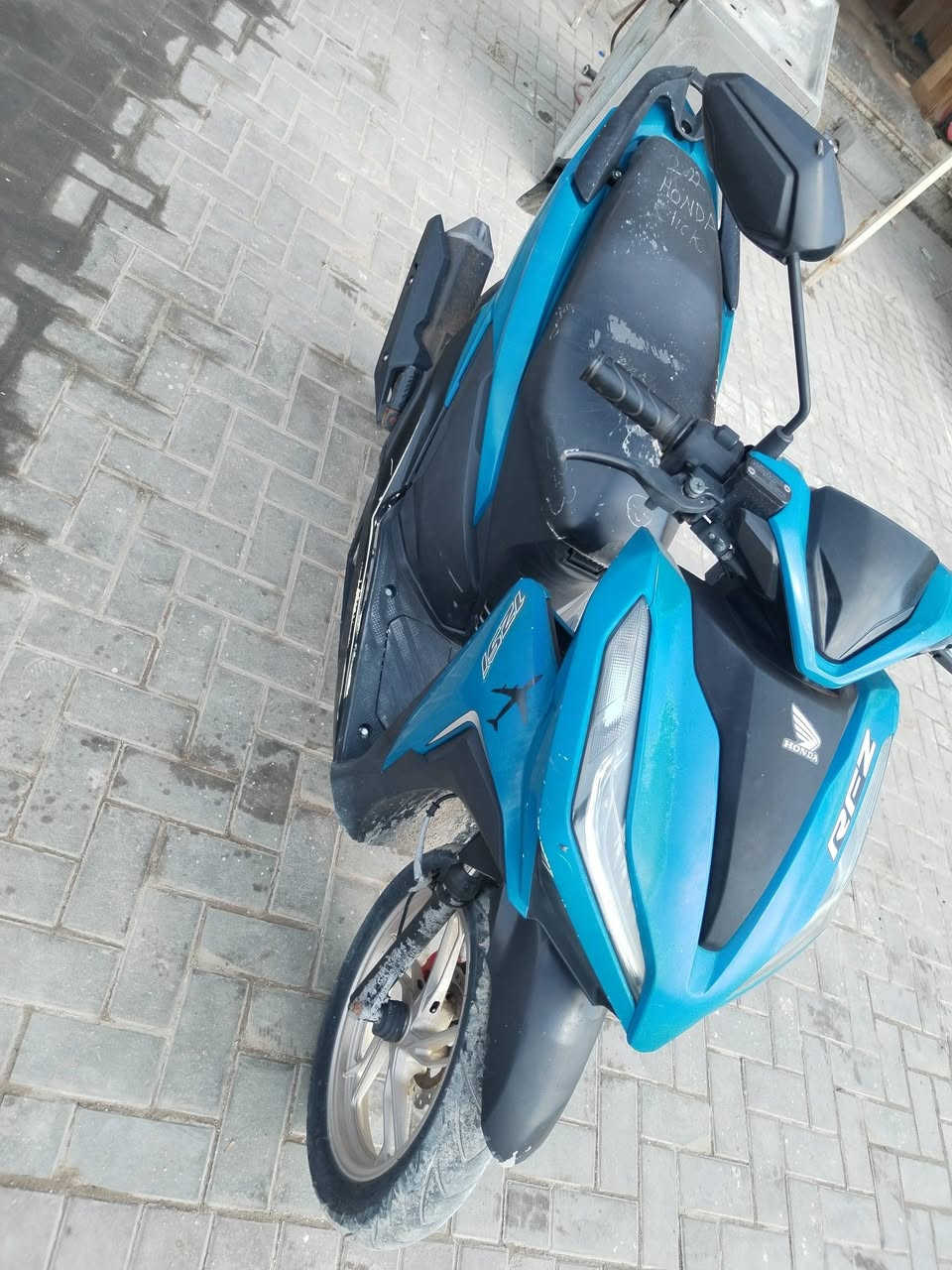 دراجات للبيع ماكسات بوليسي مصطره كابريتر و نوزل ومنغولي حربيه وهونده يوجد مراوس حسب القناعه محل علاوي ابن محمد سماوه خشابه مقابل سفان شراي او لي ريد مراوس يجي للمحل ويدلل


**إذا كنت صاحب هذا الإعلان وتريد حذفه لأي سبب، رجاءا أرسل رسالة إلى الدعم الفني**