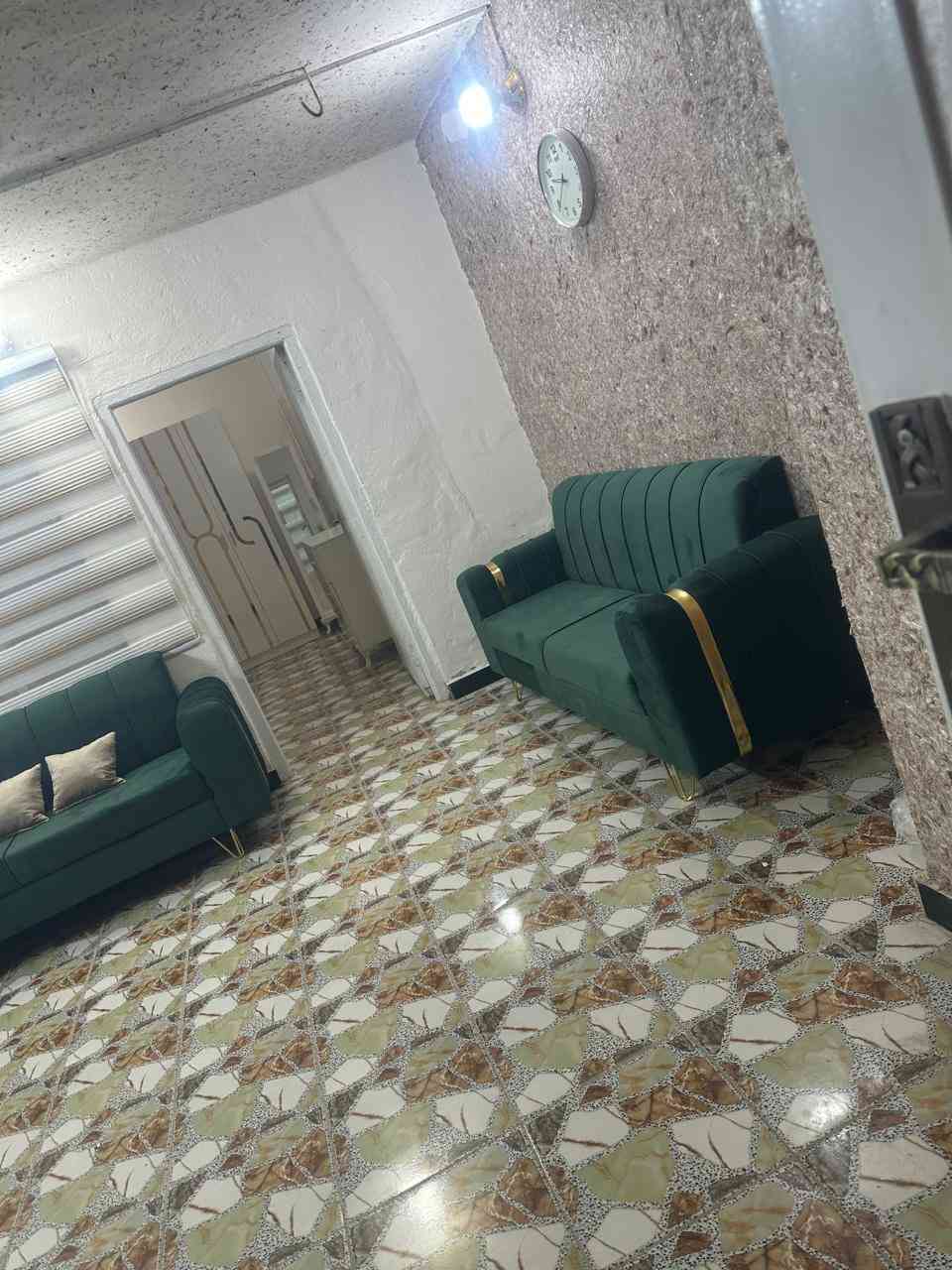 بيت للإيجار مؤثث اتصل على ***********
