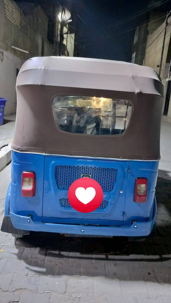 السلام عليكم
تكتك موديل 2021 للبيع
مكفوله كفاله عامه مكينه وكشر
ملاحضه بسيطه بيهة صبغ فوك البكلايت قليل كلش 
مرقم كامل تحويل ثاني يوم 
للاستفسار ***********
