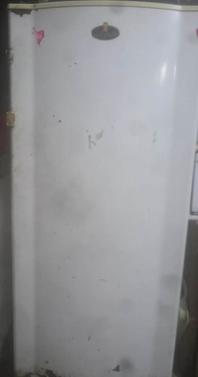 اغراض للبيع بأسعار كولش مناسبه الثلاجه سعره ٦٠ قفل 
الغساله ب٥٠ وبيه مجال بسيط والشوايه ب٣٥ قفل ومجمده للبيع مكانهن ام الخيل


**إذا كنت صاحب هذا الإعلان وتريد حذفه لأي سبب، رجاءا أرسل رسالة إلى الدعم الفني**