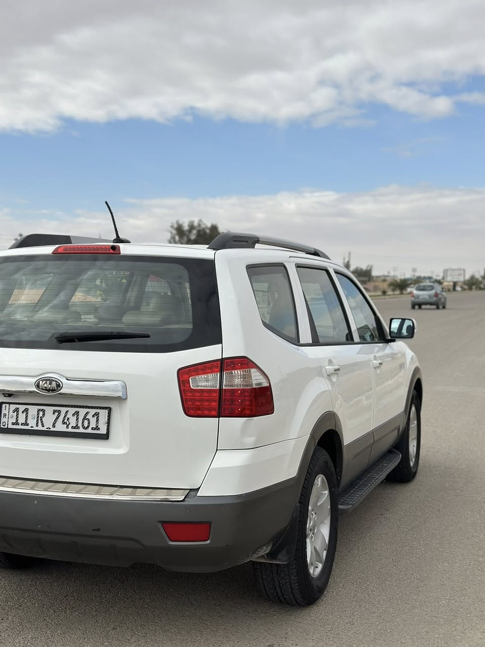 السلام عليكم 
مهافي (2014) خليجي مكفوله كفاله عامه من كلشي بيها رصعه فوك البكلايت فقط ماشيه (132) كيلو متر (V6)  رقم بغداد الجديد تحويل مباشر 
فول مواصفات
بصمه ابواب 
بصمه تشغيل 
فتحه سقف 
كشنات كهرباء
كشنات جلد 
7راكب 
3قطع تبريد 
صندوق شفط 
زراك لايت 
كامره خلفيه 
حساسات 
تحكم ستيرن جهتين 
تبريد شاشه 
وموصفات المخافي معروفه السياره جديده تخم تاير جديد 
السعر//169. ورقه وبيها مجال بسيط
للاتصال//***********
***********
