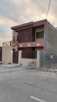 الفرع 38 يسار • 150م • بيت طابقين