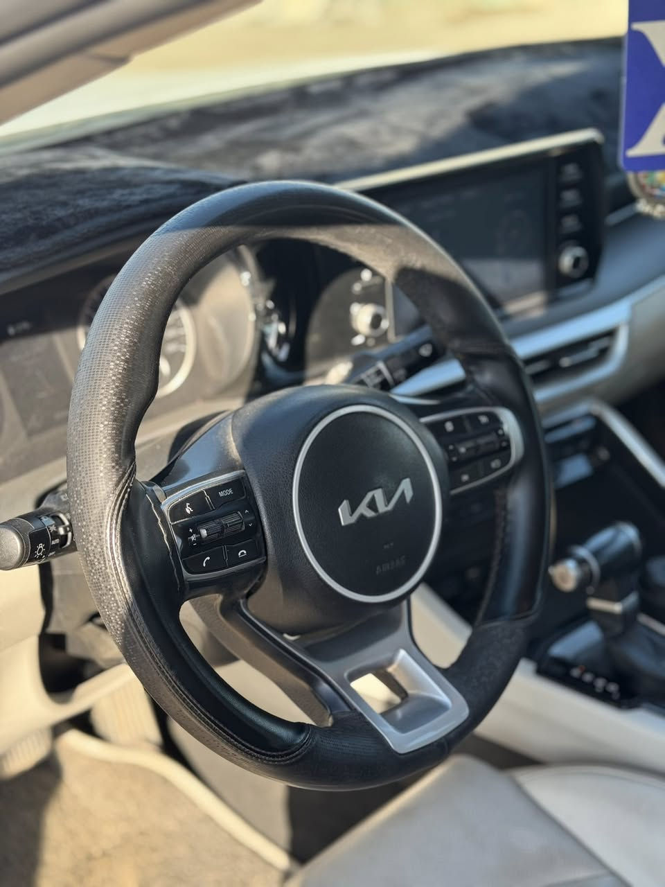 سلام عليكم سياره K5 سياره خليجي رقم ربيل موديل ٢٠٢٣ 
سياره بيه بنيد وجاملقات بدون دواخل ولباقي كفاله سعر ١٧٠ وبيه مجال قليل  والباقي كفاله عامله ما تشتري لا تتصل ***********
