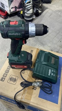 ميتابو اصلي مع بطاريه 4 امبير وشاحن تلفون 07728151251