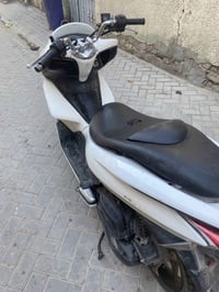 pcxجيل الأول دراجه طافيه العطل المكينه  ولفشكه للأستفسار 07735802878