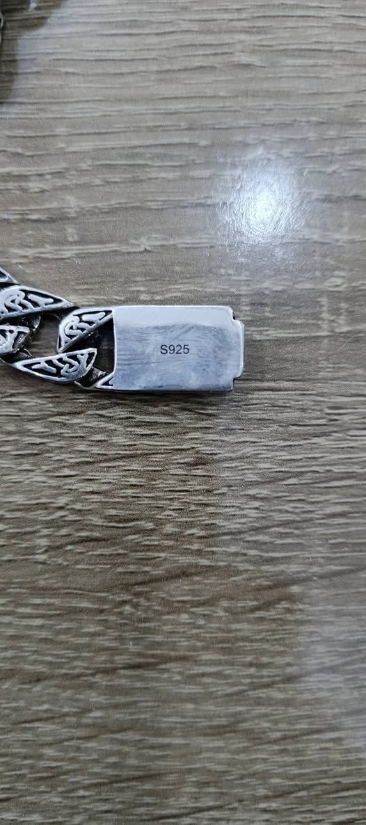 سلام عليكم
سوار فضه استرليني مختوم 
قيم و اخذ مكاني كربلاء ماعدي توصيل استفسار واتساب ***********
