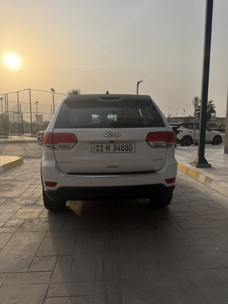 السلام عليكم…. للبيع جيب موديل ٢٠١٩ لون ابيض لمتد رقم بغداد باسمي
موصفات /
شاشة جبيرة 
تحكم ستيرن 
فتحة 
تدفئة بالستيرن 
تدفئة بالكشنات 
توقف ذاتي عند الرجوع 
نقطة عمياء 
حساسات خلفية 
نقطة كهرباء بالخلف 
انارة داخلية بلاد مو عمل 
السيارة ما ناقصها شي ابد 
مشتغل بيها كلوب الجيك بسبب المبخرة 
والحدادية مالتها نص عمر تقريبا 
السيارة ماشية ١٣٠ الف كيلو 
حادثها جاملغات امامية ٢ وبنيد مبدلات و مصبوغات وبيها تعديل بداية الشاصي و باب السايق من جوه طخة بعدها ممصلحة ع حطتها بس هيج عدلتها بيدي 
رايدها ب ١٩٦ وبيها مجال بسيط ان شاءالله
مكاني بغداد حي الجهاد 
رقمي ***********
