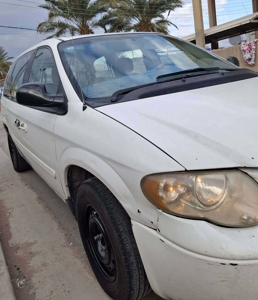 السلام عليكم اخوان
للبيع كرفان كلايسلر تاون كاونتري. ٧ راكب كشنات سياحي بلع  موديل ٢٠٠٧ محرك ٣٣٠٠ قطعة تبريد وحدة  . يحتاج ربط فقط غراضة كاملة 
سيارة بيها ملاحظات بسيطة وتلكيطات خياسات بجاملغات 
سيارة مكفولة ضرر فقط باب سلايت جهة اليمين. صدر ٧٠ بلمية 
مكان بغداد   هزة جديدة لل ١١. ٢٠٢٦  وسنوية لغاية ٢٠٢٨ سعر ٧٣ وبيها مجال للشراي   ***********  _ ***********
