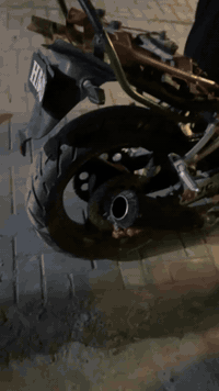 دراجه باندا 400 للبيع دراجه جانت. تشتغل بس تركتها وكامت تتأخر بل تشغيل ابيع على وضعها كوم حديد دراجه بيها غراض تزويد وغراض كاوسكي مبرمجه طلقات من الخارج وجان بيها اوراق مال دخول بس ضاعن
 قيم واخذ سبب البيع طالب سادس وما متفرغلها
عنواني بغداد الدوره 
***********
