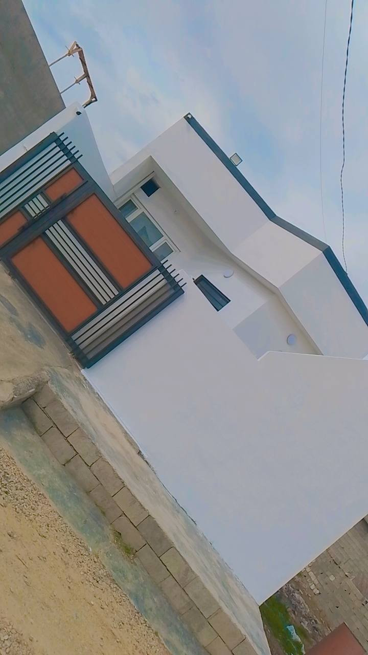 طابو زراعي ناحية ليلان حي العصرية قرب مدرسة العربية بناء حديث 150 متر سيراميك السعر 30 مليون قفل للاستفسار اتصل على رقم ***********
