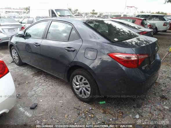 السلام عليكم
كورلا/ 2017 LA  لون نفطي 
صور الحادث  موجوده 
 بأسمي تحويل مباشر 
سنويه جديده
المواصفات
ماشيه 90
الكاعيات مغلفه جلد 
شاشة لمس
تبريد  ثلج
تحكم ستيرن 
مثبت سرعه  
حجر بيئه الأصلي 
كشنات جلد  
شفتات استيرن
لايت زنون بلادي

كير و محرك مكفولات 
رادار  
رقم بغداد الجديد إنكليزي

السعر/140$ بيه مجال  
رقم الهاتف/*********** 
بغداد الشعله
