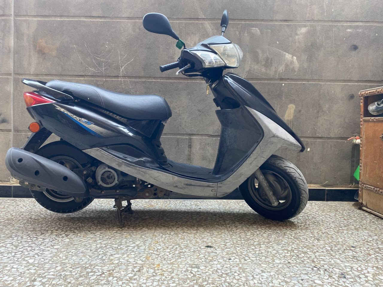 دراجه نوزل بريز ببغاء دراجه تخبل كلش نضيفه برغي مامفتوح بيها مكينه ناعمه شلعه ومعدل جيب فيتر تعال افحص السعر 900 وبيها مجال حك الجيه رقمي للتواصل ***********
