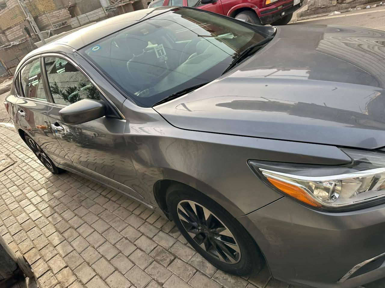 نيسان التيما 2018
رقم بصرة انكليزي باسمي(الرقم جددته انكليزي) 
سنويه جديده لحد 2030 شرط التحويل
فول مواصفات ماعدا الفتحه
مكينه 2500 
تشغيل عن بعد 
تبصمه بيبان 
بصمه صندوق 
تحكم ستيرن 
تثبيت سرعه 
شفتات بالستيرن بلادي
كشنات كهرباء
كشنات جلد
شاشة اعطال
كاميرا خلفيه
مكينه وكير وحداديه كفاله
حادثه مال امريكا موضح بالصور +حادث بالعراق جنطه خلفيه ومرجعه بارد بدون اي صبغ السياره جاهزه بدون اي نقص 
السعر (((120))) وبيها مجال للشراي 
 هذا صاحبه ***********
مكان السياره بصرة خمسه ميل
