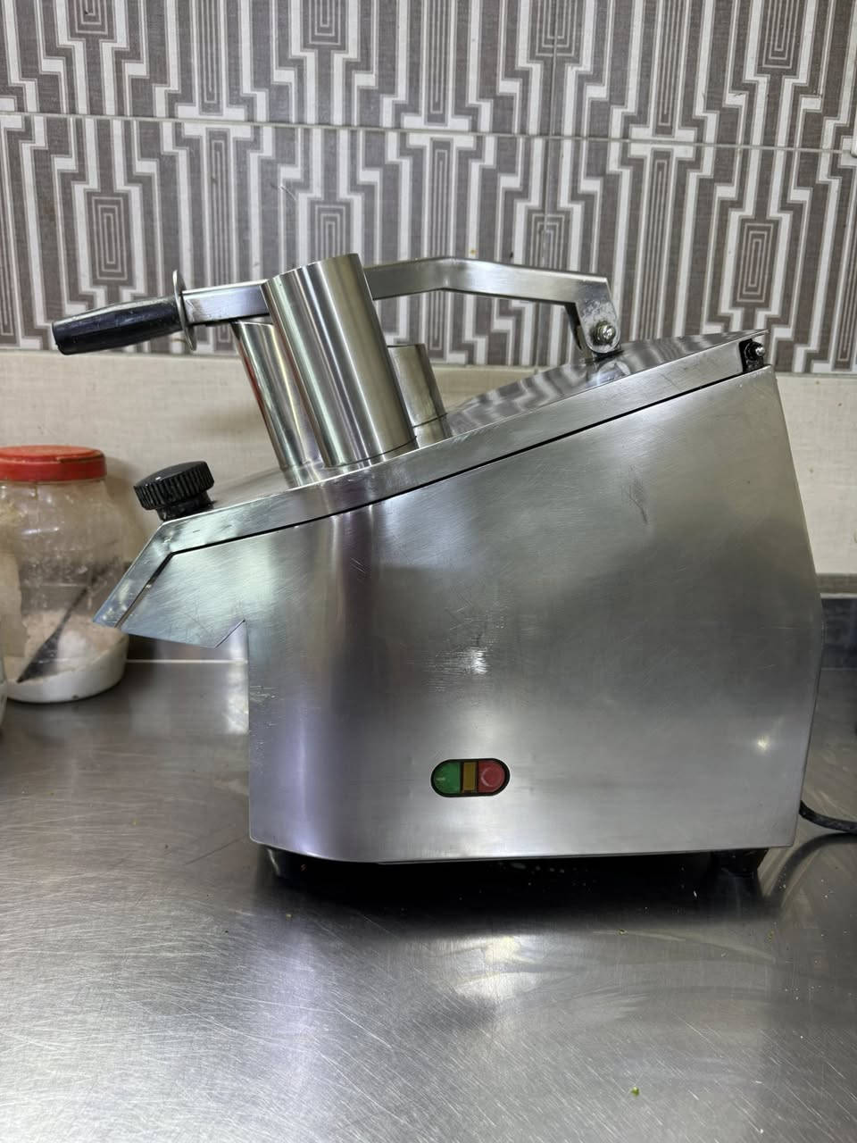 السلام عليكم قطاعه خضار 🥒 للبيع 
درجه أولى باب اول  الثقيل قيم واخذ بل ما يرضي الله نضافه 75%


**إذا كنت صاحب هذا الإعلان وتريد حذفه لأي سبب، رجاءا أرسل رسالة إلى الدعم الفني**