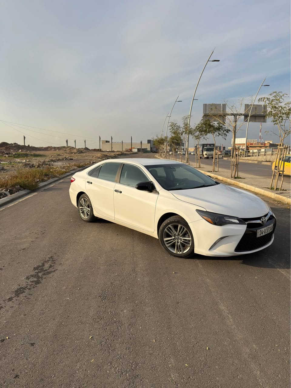 كامري2015 
مواصفات SE 
داخل لونين 
شفتات استيرن
هيترات بالمري
نص جلد نص مخمل 
تايرات جديدة 
عليها ادامة كاملة على المحرك و الكير 
محرك 2.5L
محرك كير بشرط 
سيارة كلين بدون صبغ 
بيها تعديل بارد شي قليل بالباب 
رقم التلفون *********** موصل, نينوى
