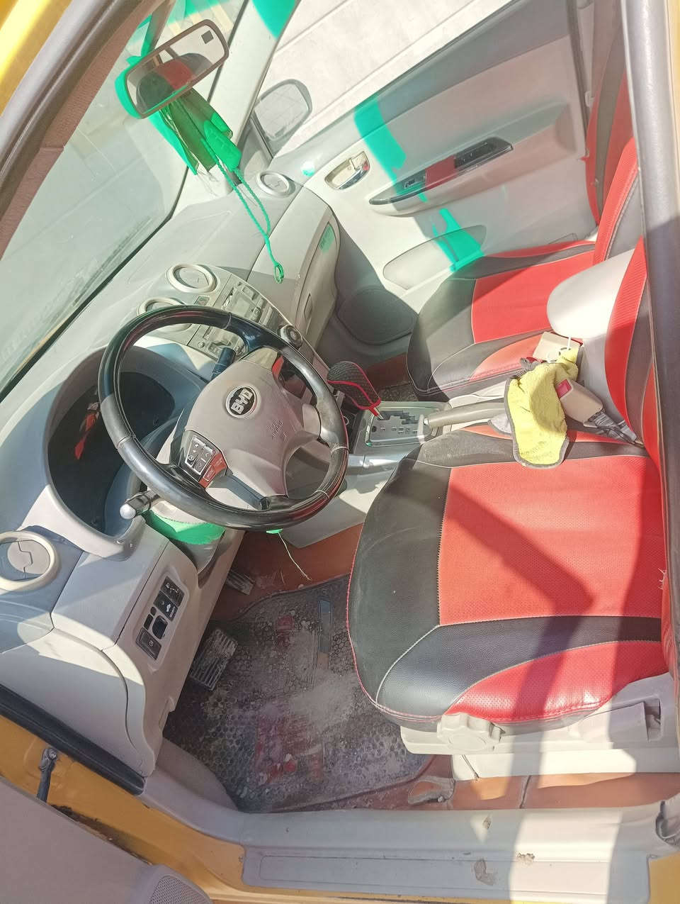 السلام عليكم عندي سياره بي واي دي جي 3 اوتو 2013 صفرة تكسي مصفرة هيئه وغرامات  للبيع في بابل رقم الماني بابل مكينه جديده كير بي خربطه سعر 37وبيه مجال الاستفسار عل ***********
