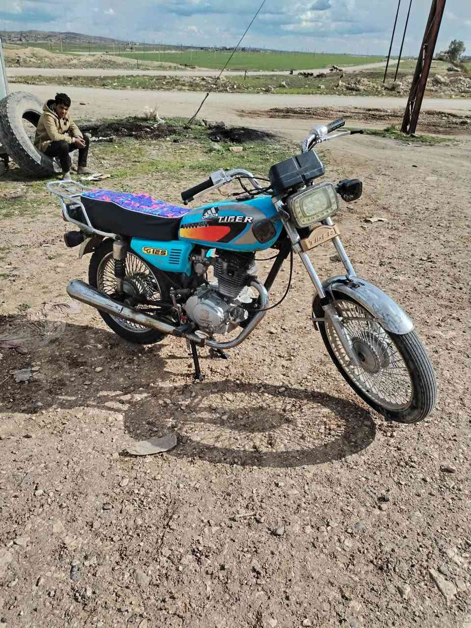 السلام عليكم ماطور تايكر للبيع موديل 20محرك ما مفتوح  وايرمنيه كلها تشتغل تواير جدد  سعر 325بي مجال للستفسار تصال علا رقم ***********مكاني بل كسك
