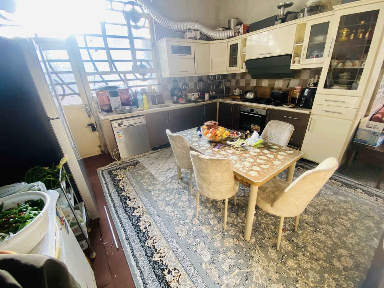 للبيع  مع الاثاث ،بيت طابق واحد مساحة ٢٠٠ م طابو صرف  الموقع حي القدس قرب محطة باب الكفيل خلف الشارع الرئيسي 

للاستفسار   وتساب او الاتصال على الرقم ***********
