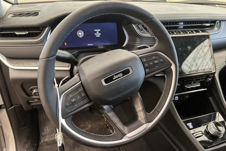⭕️ للبيع — Jeep Grand Cherokee Limited 2024
🚙 جيب كراند شيروكي لمتد 2024

المواصفات:

✅ المحرك: 6 سلندر 3600
✅ الممشى: 16,770 مايل (26,989 كم)
✅حادث فقط جاملغ امامي +خلفي
✅ السيارة خلال أيام تصل إلى الحرة

💰 السعر: 21,500 دولار واصل للحرة + (215 دولار ورقة)
السعر قابل للتفاوض

📌 بالإمكان إدخالها على كتاب الشهداء أو الحرة

للمزيد من المعلومات والاستفسار:

📞 ***********
📞 ***********
