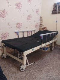 سرير • اسرة • غرفة نوم • اثاث منزلي • ديكور منزل • تجهيزات منزلية • بغ...