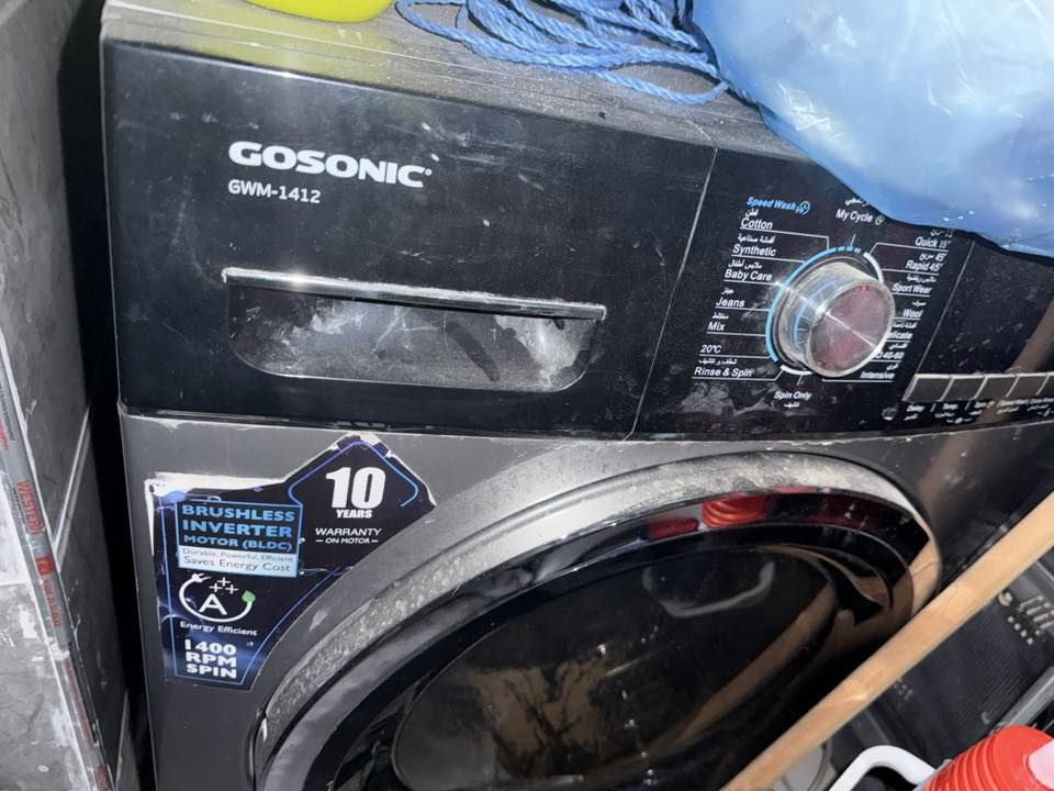 السلام عليكم عندي هاي الغسالة للبيع اني ماخذها جديدة و صارلها شهر ذابها بلمخزن الملف مالتها محروك للاتصال ***********
