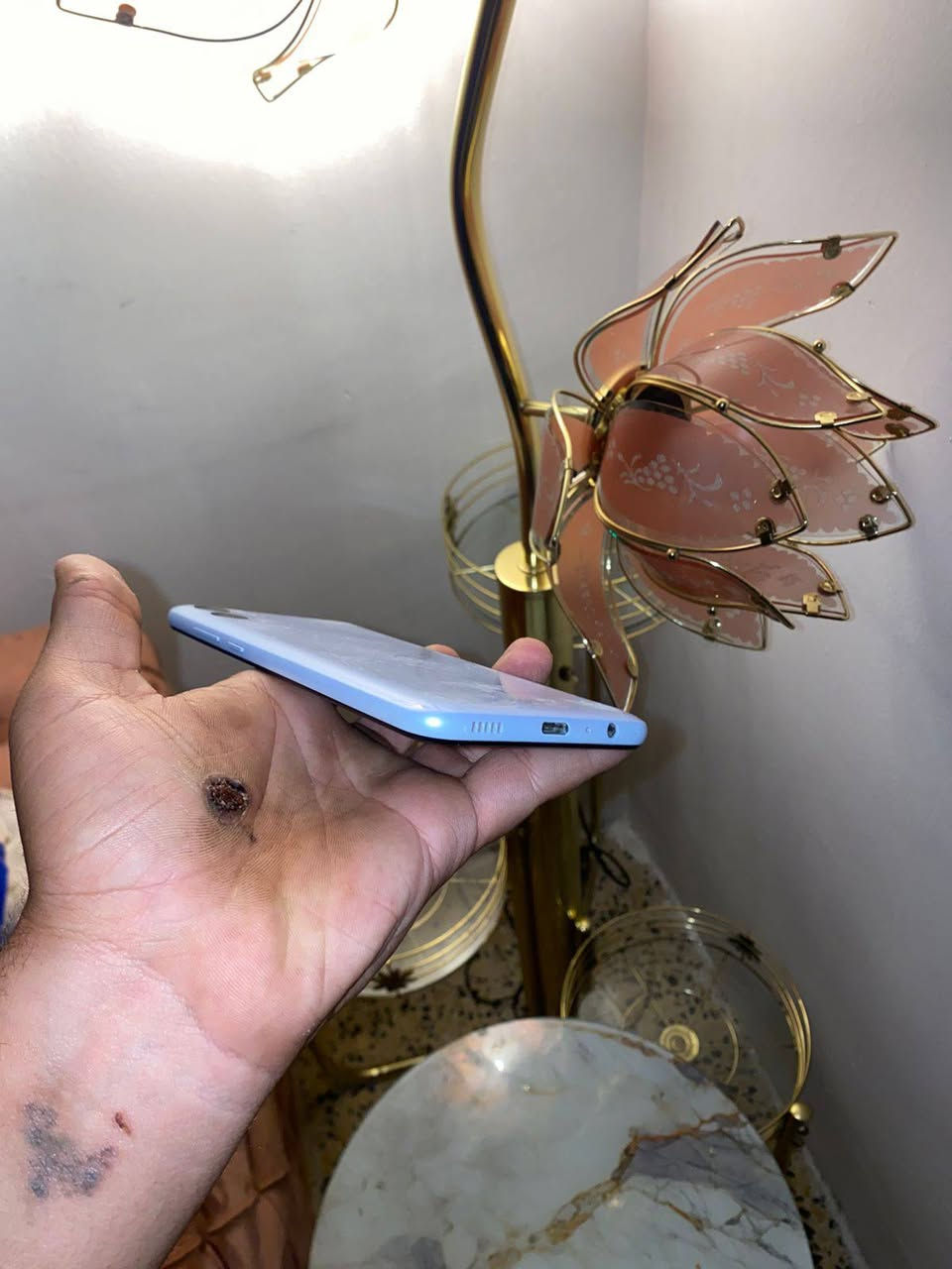 اسلام وعليكم
اخوان سامسونج A04e
ذاكرة 32 حقيقي
ببجي 40 فريم
اداء شاشه ٦٠ هرتز
نضافه ٨٠/١٠٠
جهاز كلشي مامبدل بي نضيف لاخر حبه
وين متريد ودي
كل هذا وسعره كلش حلو
ب ٧٥ وبي مجال ولماعنده بلاش
العنوان بغداد الغزالية 
المعذره توصيل لايوجدد
رقم الهاتف ***********
موجود 24 ساعه
وتحياتي الكم
