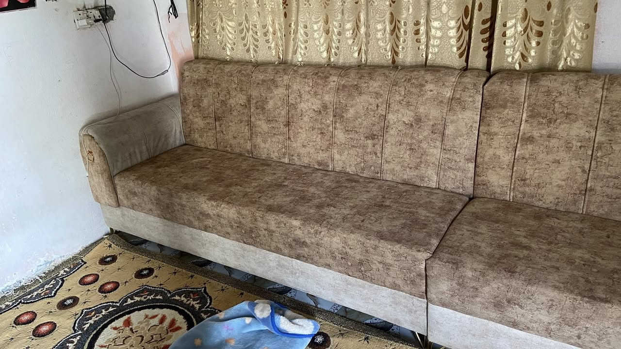 سلام عليكم حبايب سيت تخومه 4قطع نضيف وكامل جيب وخلي بالصاله مرتب ونقشته حلوه  مستعجل عله بيعته ب180وبي مجال للصره لشراي يراسلني واني حاضر


**إذا كنت صاحب هذا الإعلان وتريد حذفه لأي سبب، رجاءا أرسل رسالة إلى الدعم الفني**