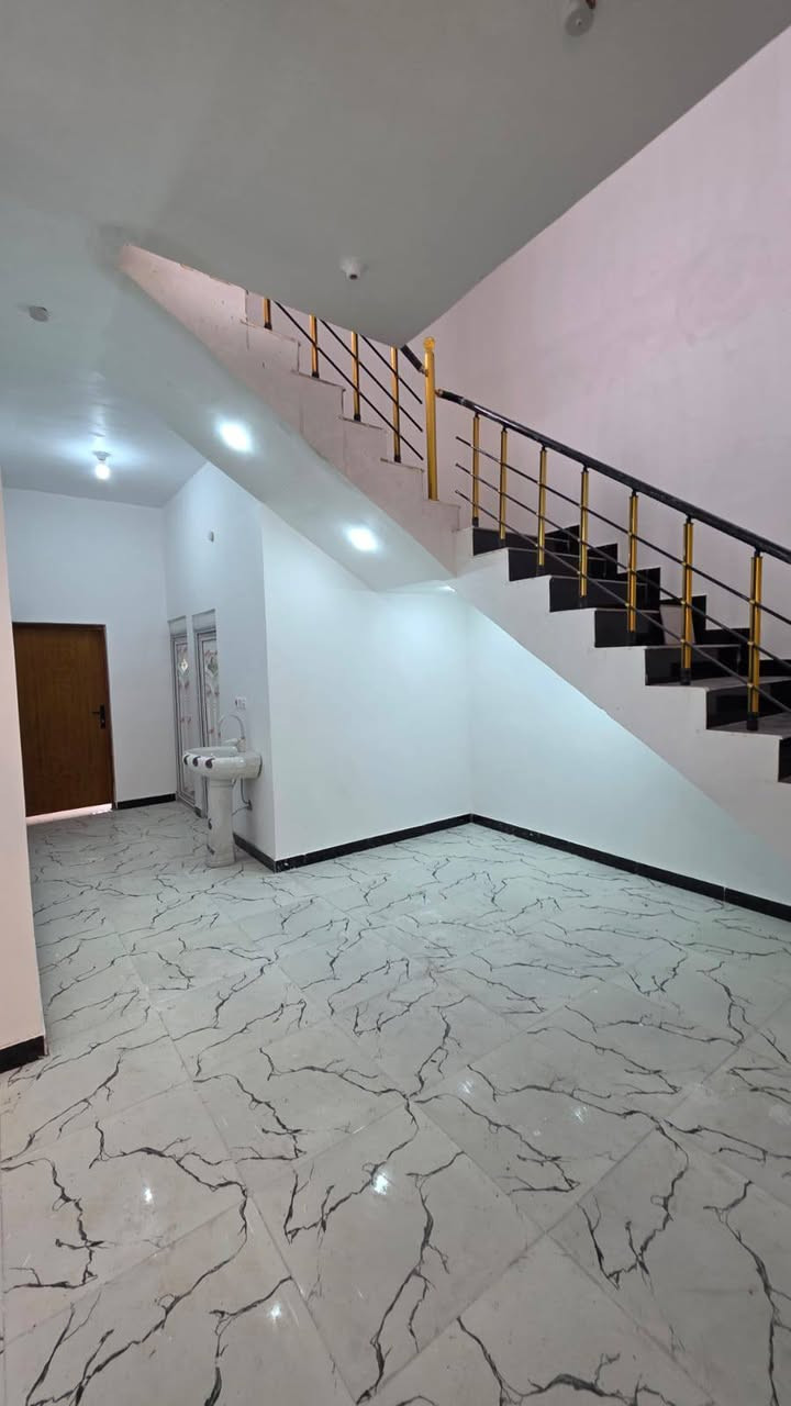 دار سكن #للبيع 🏠
ملك صرف زراعي عراقي نموذج 25
تقابل ابو الطابو مباشر .
#المساحة :: 160م / والخلف نهر 
البناء حديث وشغل مرتب وسعر مناسب 
#السعر55مليون قابل للتفاوض
📍 ابي الخصيب - العوجة -
#يحتوي :: طارمة . استقبال . صحيات خارجية .
صالة واسعة . غرفتين منام . صحيات داخلية .
مطبخ . منور خدمات ( كيزر مع ماطور بوستر )
#للإستفسار :: ***********
