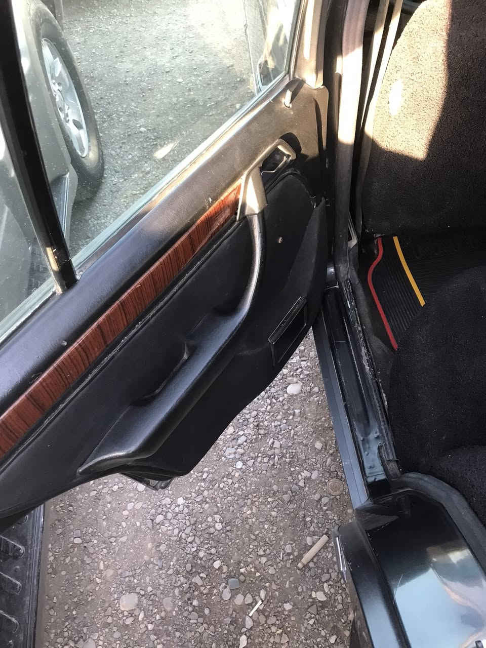 مارسدس موديل 92 كير ومكينه بشرت ثنين ونص تبريد شغال منضومه غاز جديده ***********
