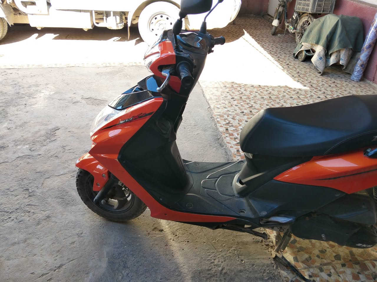 دراجة سكنس نظيفة ومحركها نظيف مامفتوح برغي واحد بيها تشتغل نكرة سلف رايدها ب 600 وبيها مجال ادخل خاص وتدلل ***********
